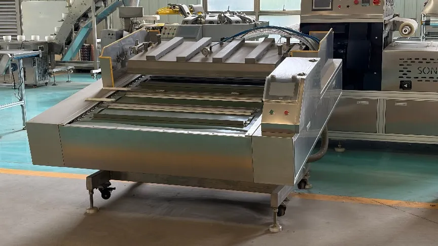 Rolling Vacuum Packaging Machine Optimizes Packaging